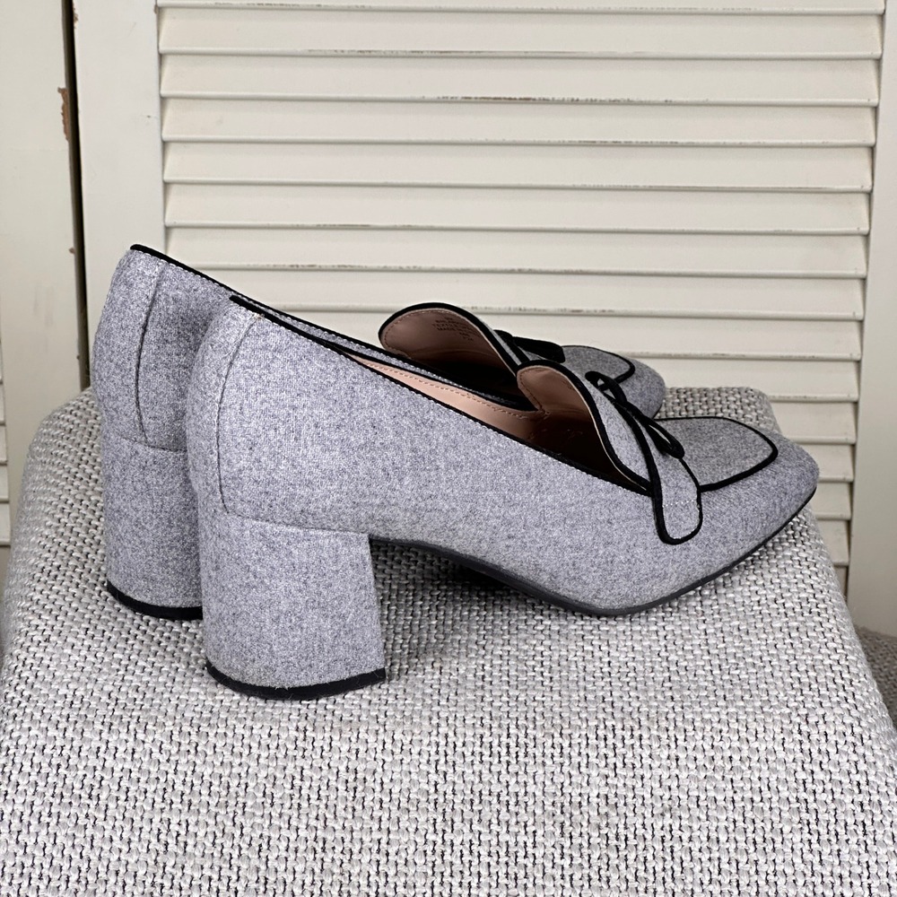 Bandolino Larkin Modern Gray Square Toe Loafer Heels Black Bow Trim Size 9 M - Picture 3 of 9